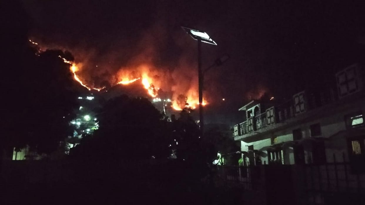 Massive fire broke out in chemical factory six fire tenders found control