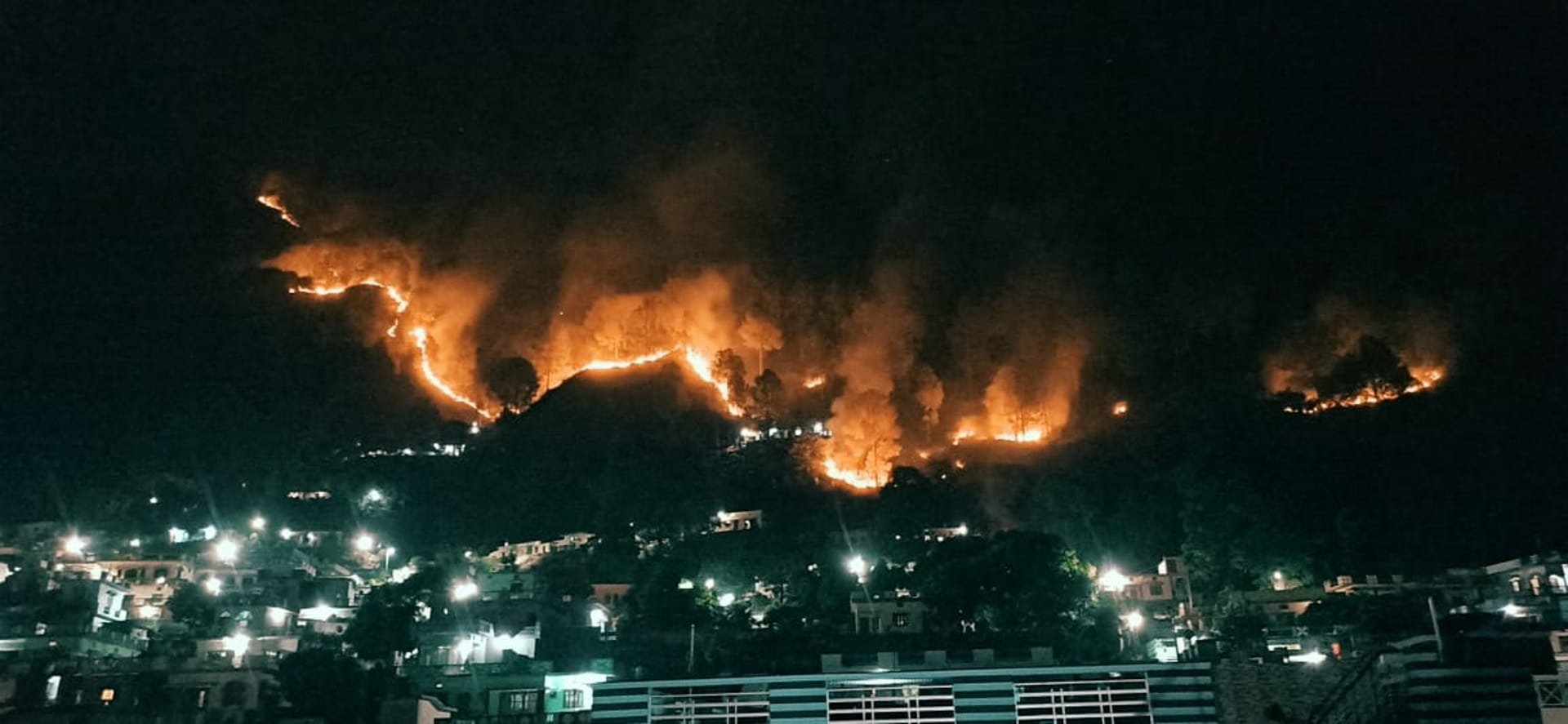 Fire in forests at 27 places in 24 hours in Uttarakhand, See Photos
