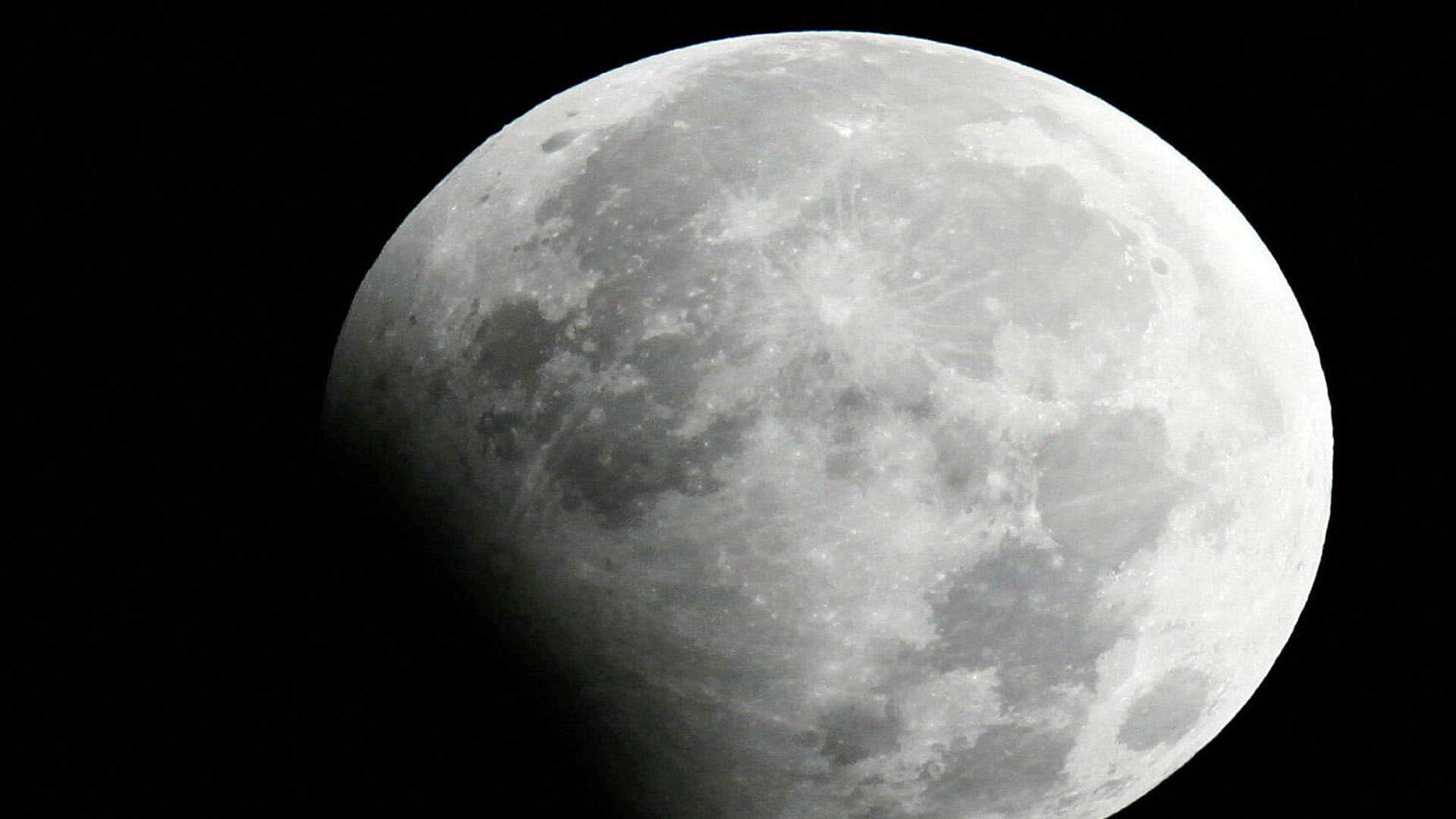 Moon's soil can produce oxygen and fuel says Chinese study