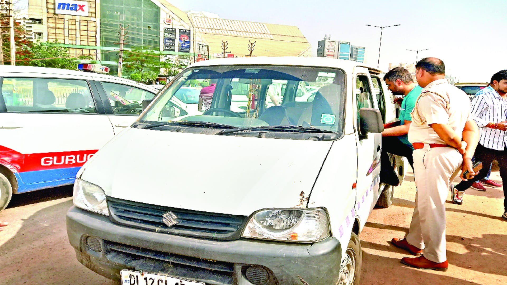 miscreants have done robbery in 30 seconds in gurugram see photos