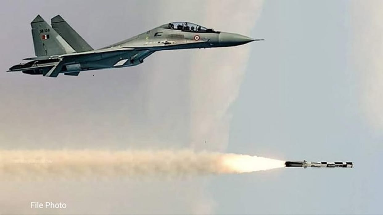 Indian Air Force undertook live firing of BrahMos missile from Su30 MkI aircraft
