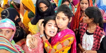 Ghatampur road accident in kanpur, wedding van collides with truck