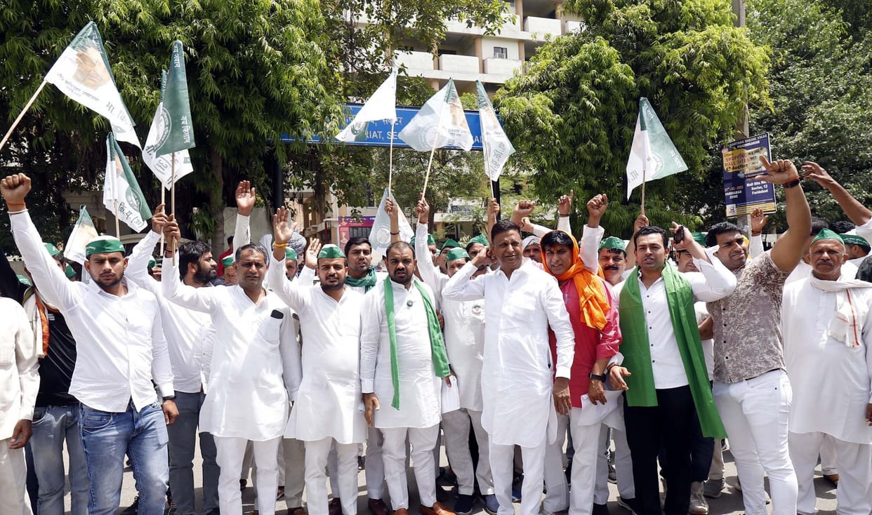 Farmers protest at Mini Secretariat