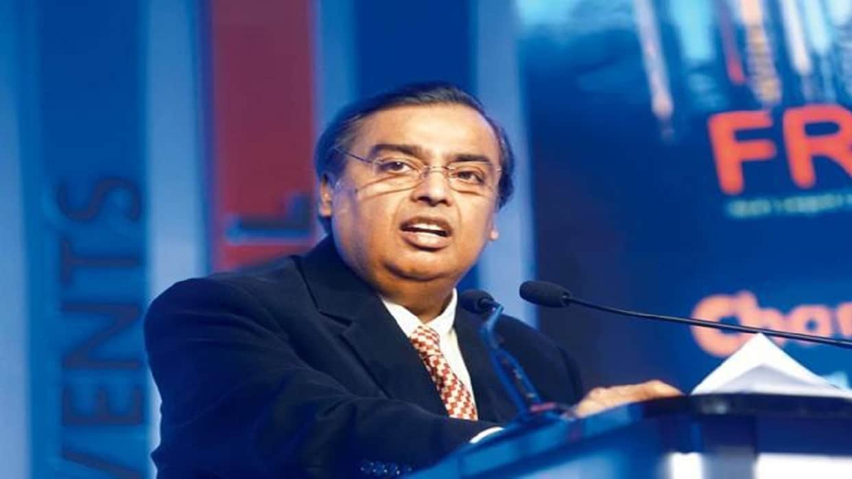 Know Richest Man Mukesh Ambani Birthday Net Worth Houses Cars Details in Hindi