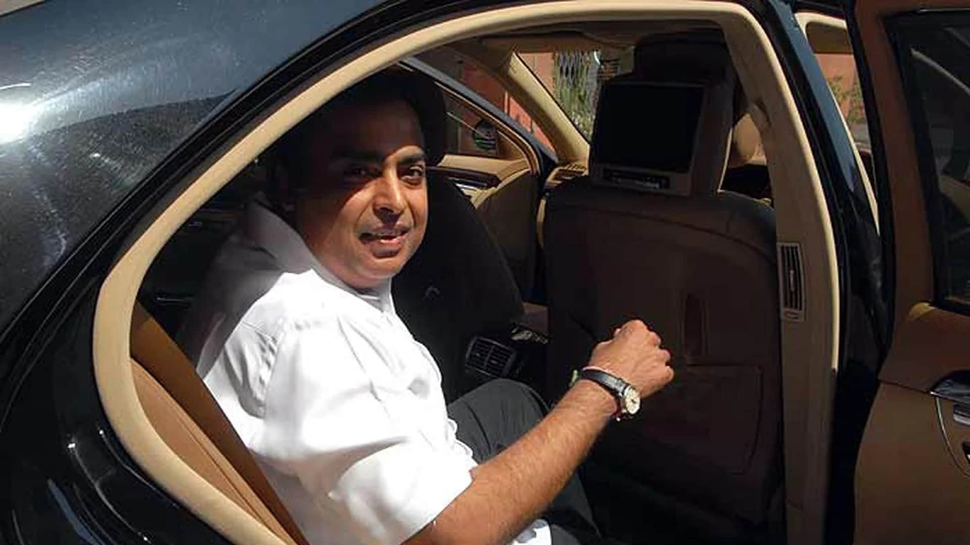 Know Richest Man Mukesh Ambani Birthday Net Worth Houses Cars Details in Hindi
