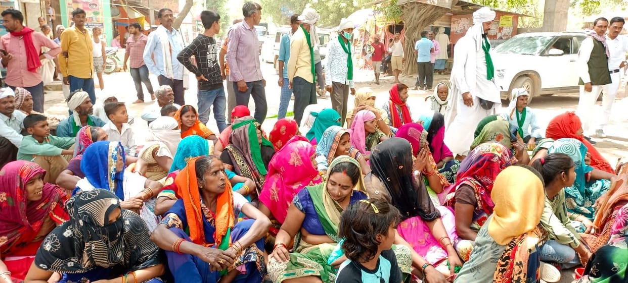 BKU Janshakti did a ruckus to stop overloading