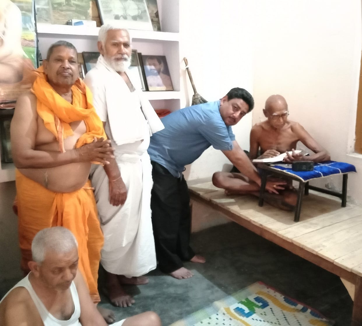 Welcome to the foot march of Jain Muni Balacharya 108 Nipurnanandi Maharaj
