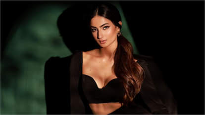 Shweta Tiwari Daughter Palak Tiwari Troll for Her Ramp Walk News in Hindi
