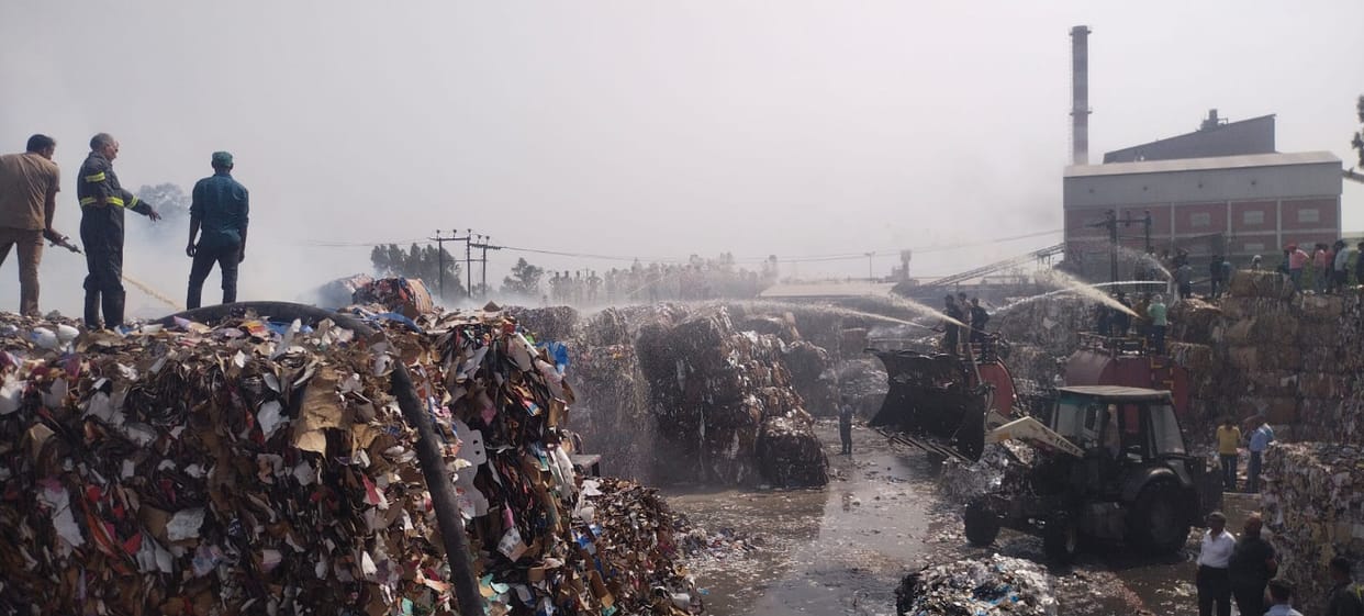Fire in Mill's West Paper, fire brigade extinguished