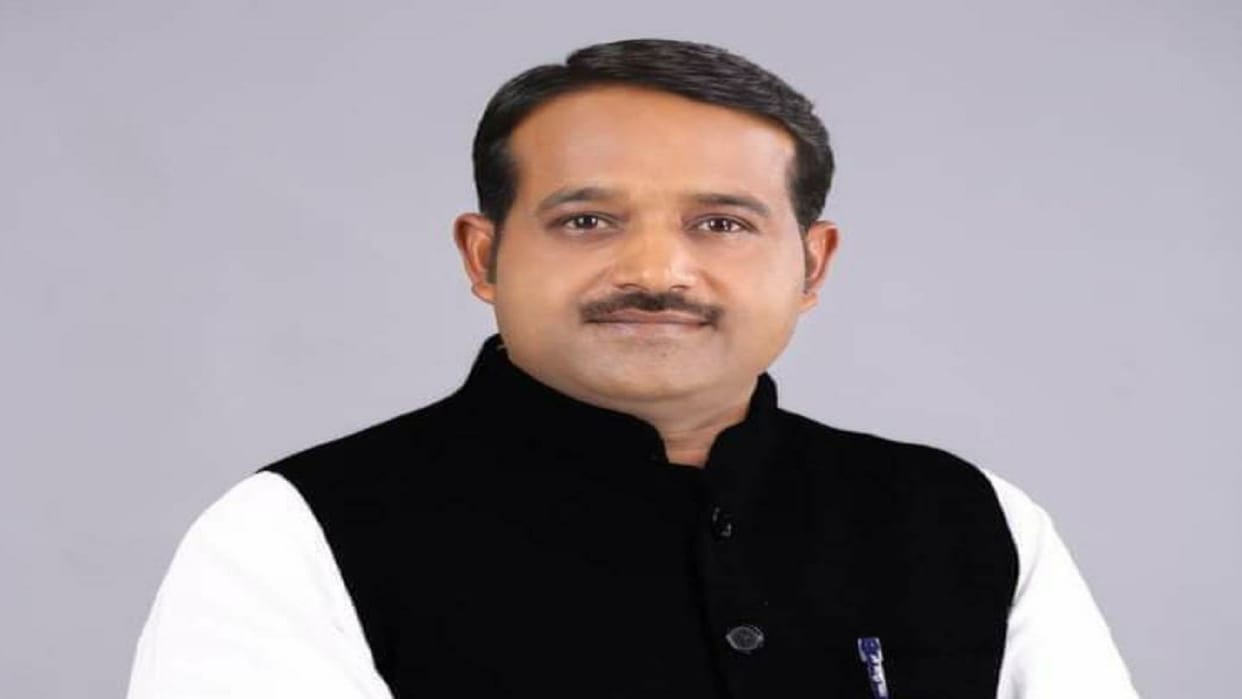 Threatening message came to former SP minister of state Hemraj Verma in pilibhit