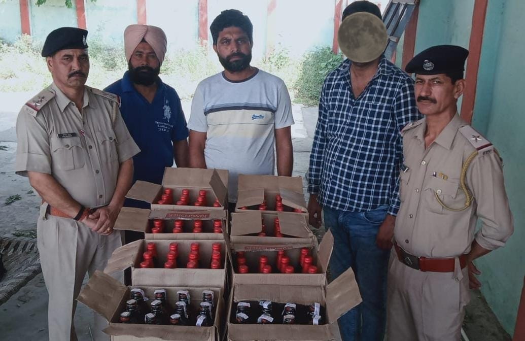 puruwala police recover illegale wine  in bhugrani  from a house and case file  on 33 years man