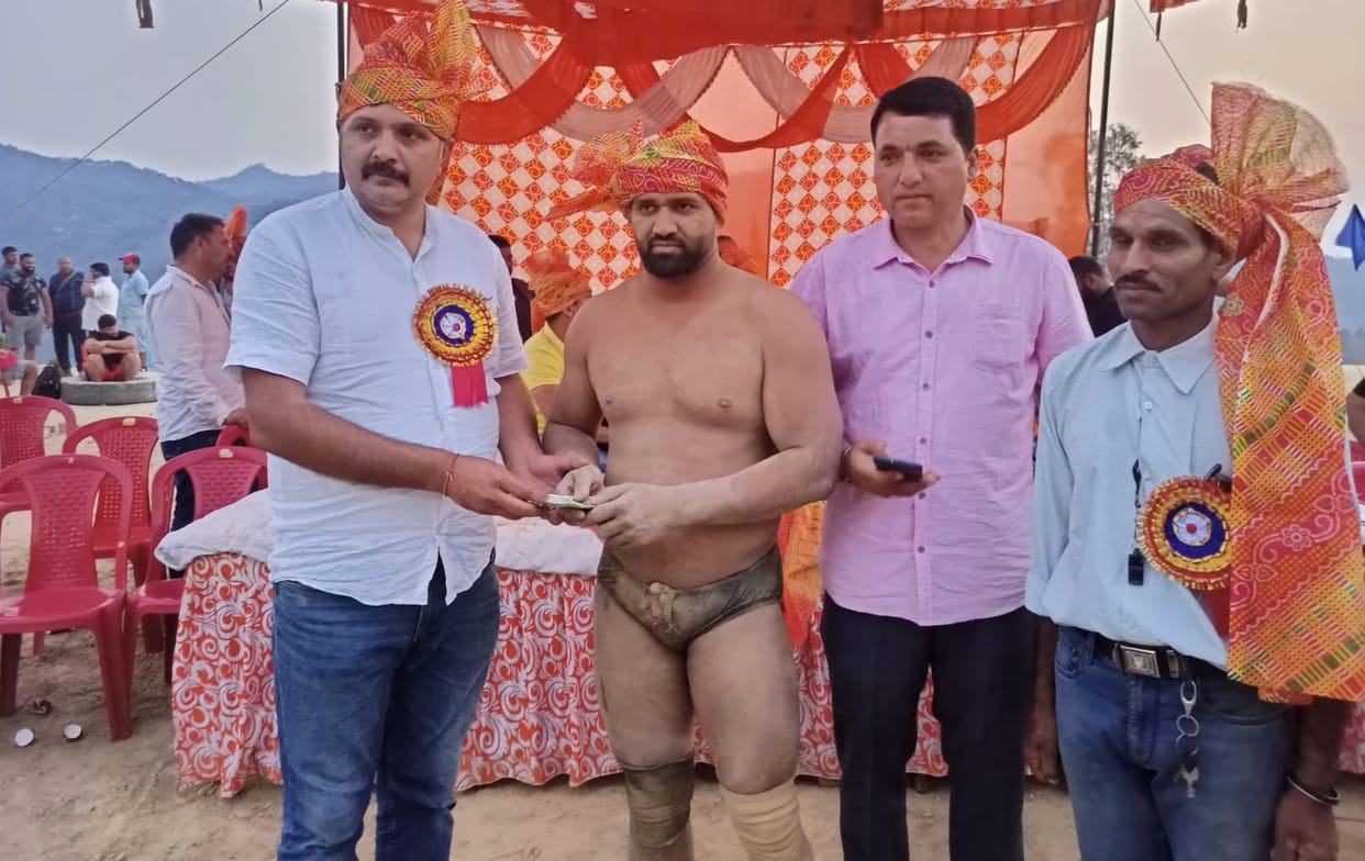 Gopal of Mandi won the wrestling