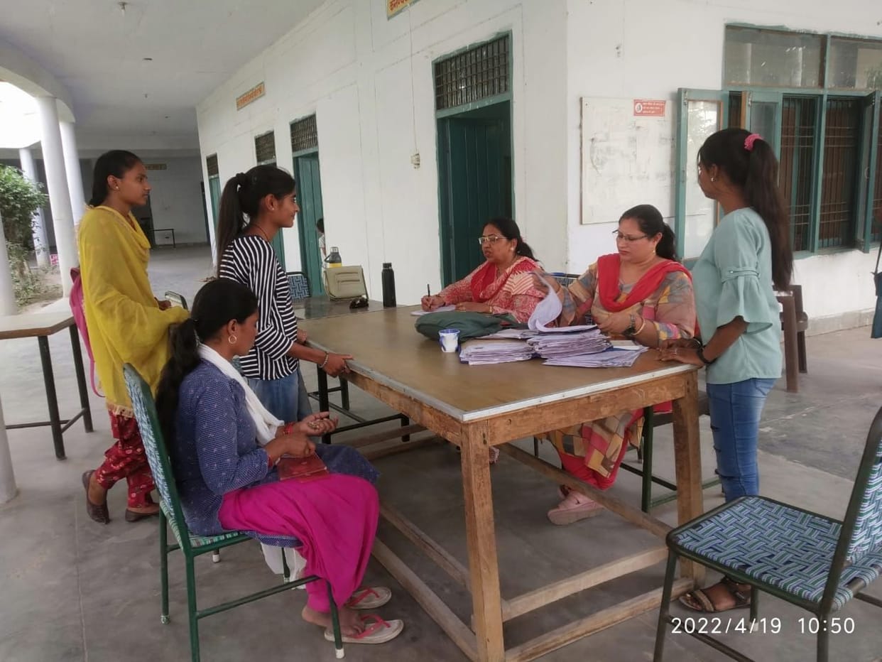 Admissions in schools are not being updated on MIS portal, teachers have to do admission on their own ID
