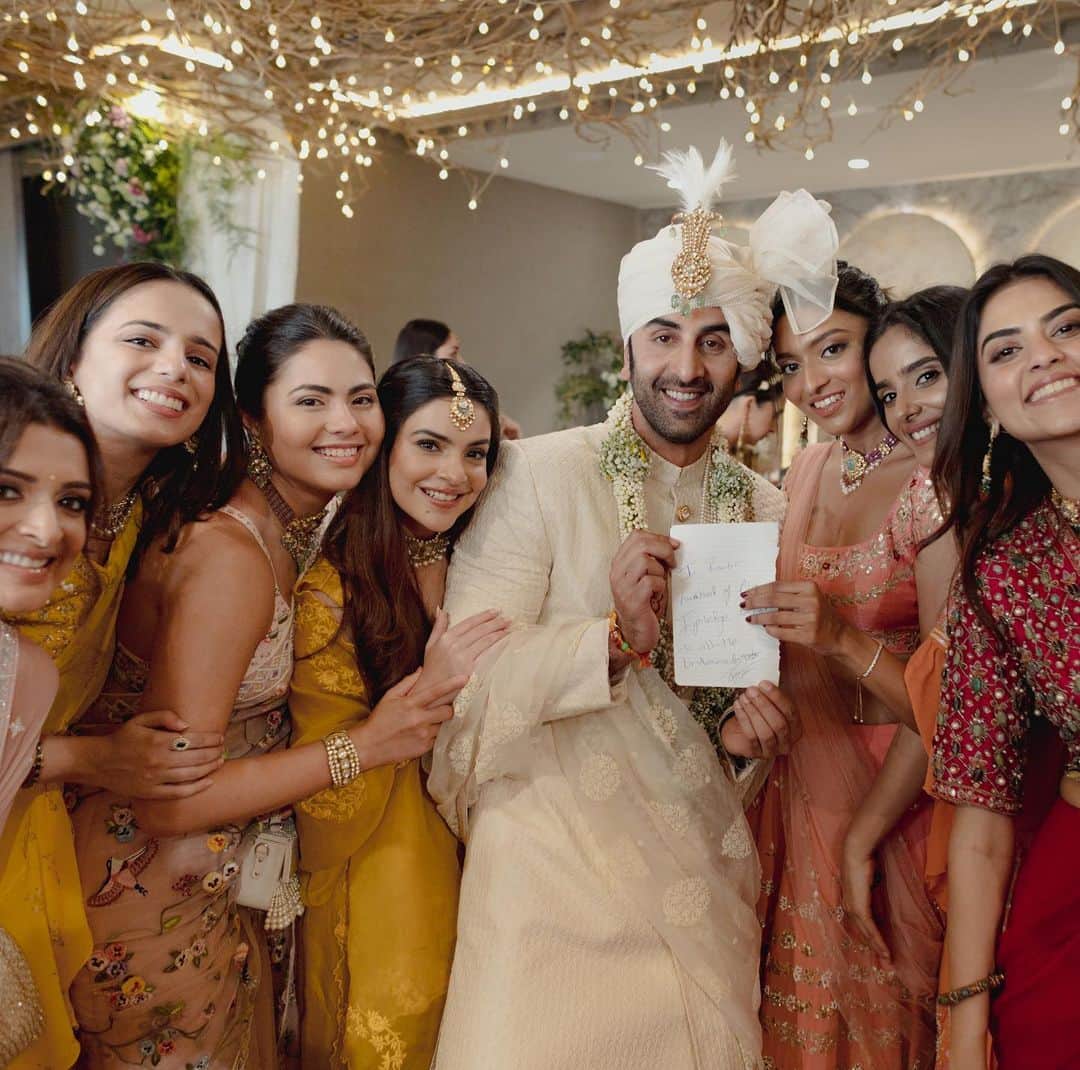 Ranbir Alia Wedding: Picture of Ranbir Kapoor holding shapath patra goes viral promises to give 12 lakhs to wife Alia bhatt’s friends