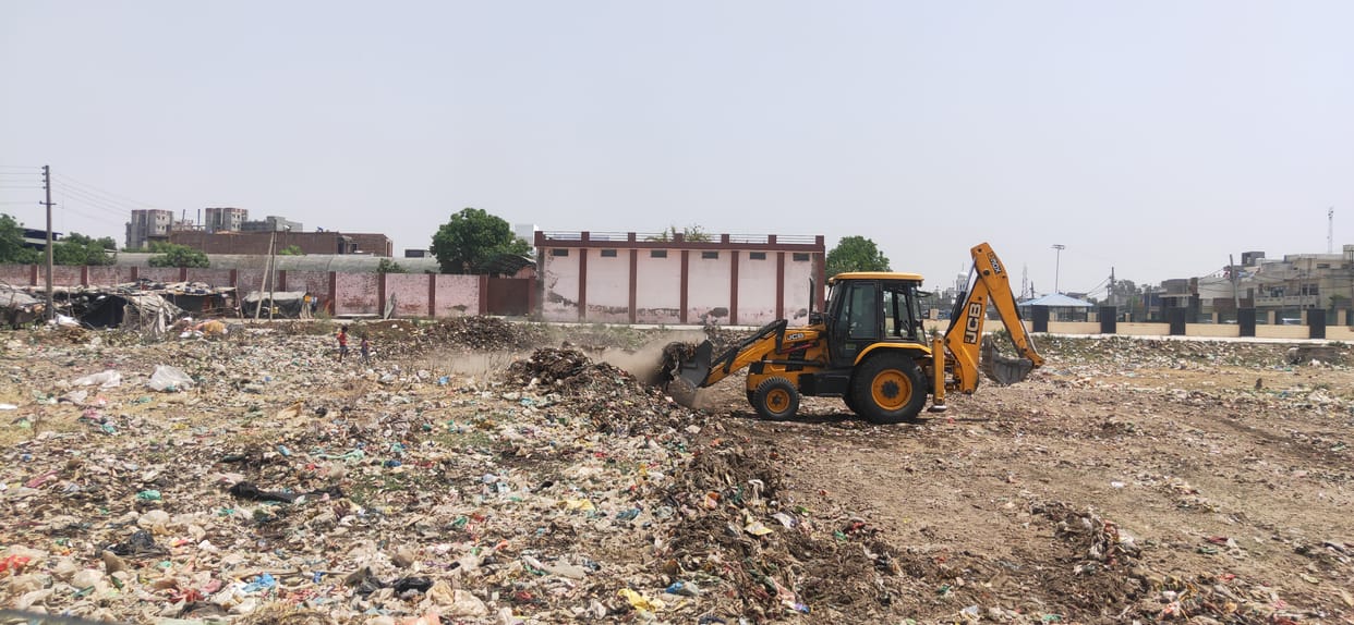 Land cleared for parking, arrangements for 1800 buses