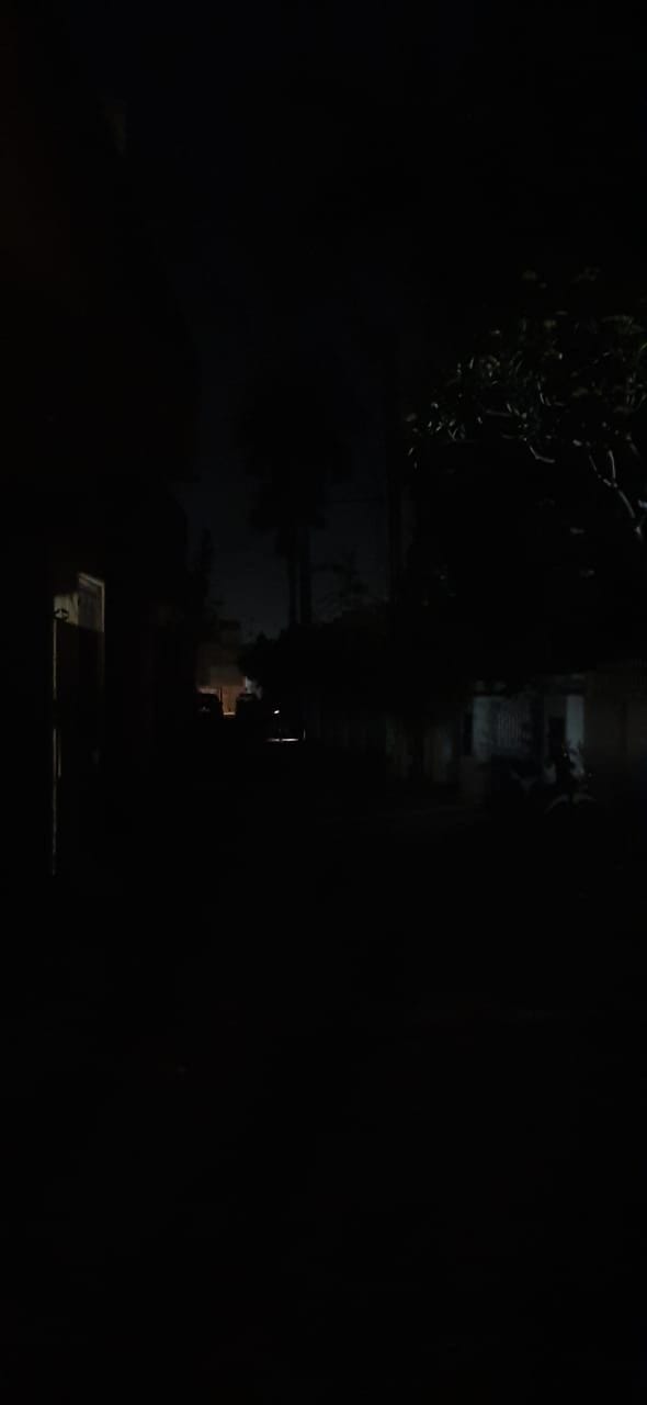 Electricity contractor was not paid for 10 months, the servants left the work, the city in the dark