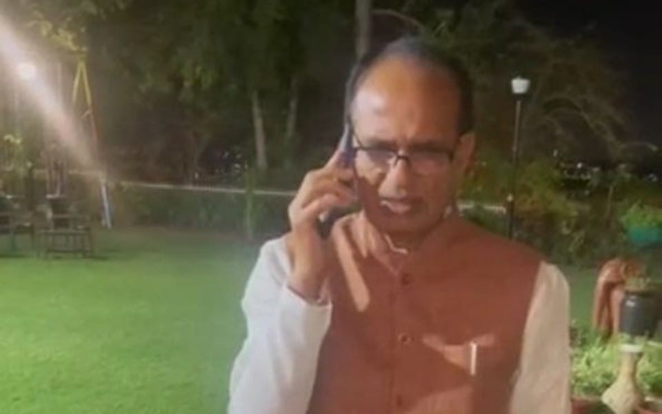Dhar Dam News: CM Shivraj said that he is considering to extract more water, the situation is under control no