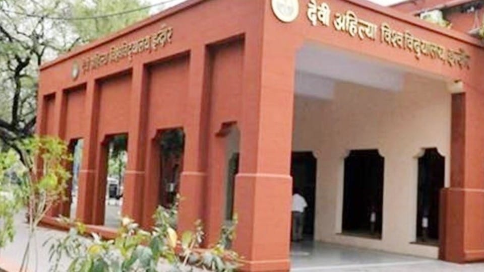 Indore: Examination affected due to riots, university postponed the examination of undergraduate course in Khargone, remaining papers will be held in May