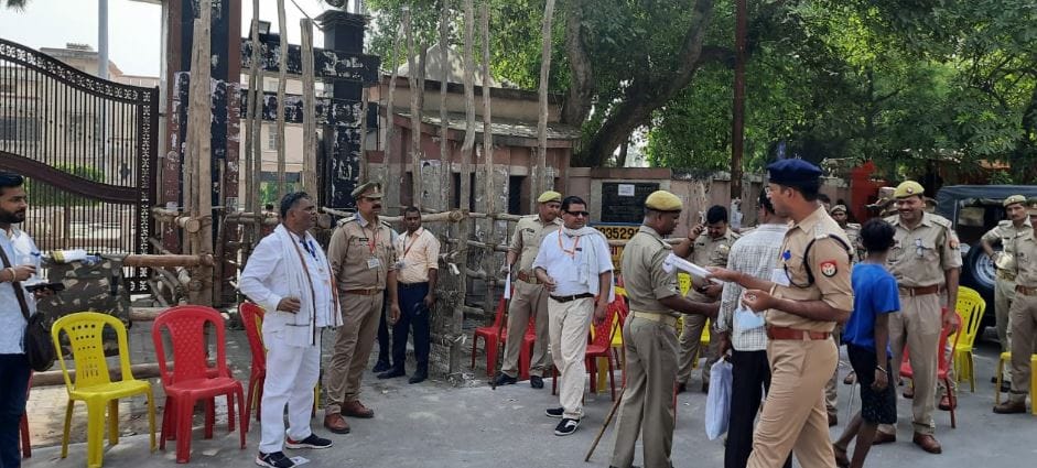 Students' enthusiasm shown in Kashi Vidyapeeth's student union election, increased number of voters after slow pace in the morning