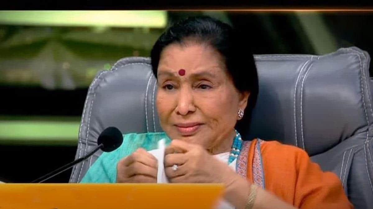 Asha Bhosle on moving forward in her career says As a singer I wanted to be different from Lata Mangeshkar