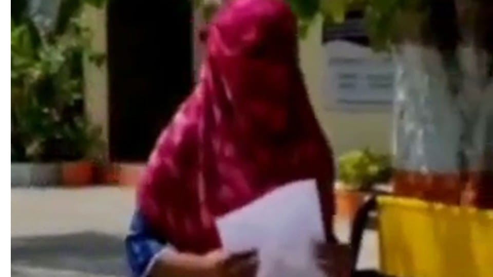 Ujjain: Husband's cruelty... obscene video made by his wife, threatening to make it viral... wife complains to police...