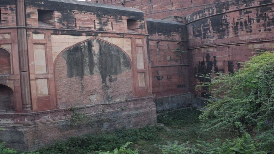 Agra Fort trench will be protected by ASI