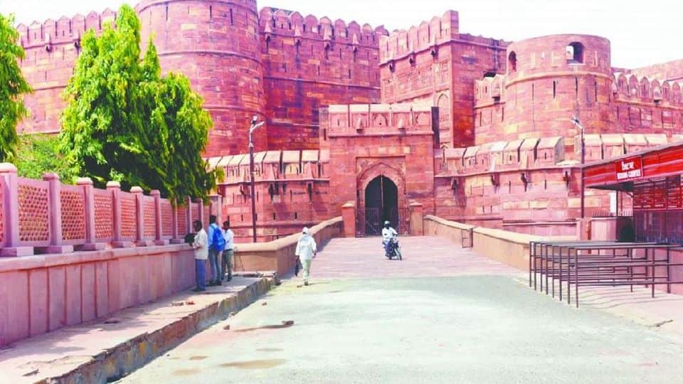 Agra Fort trench will be protected by ASI
