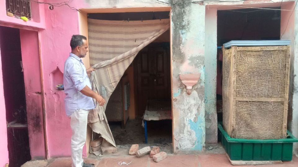 agra runkata news five families left home due to panic in agra