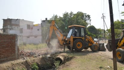 Jabalpur: Big action of administration against land mafia, encroachment free government land worth Rs 14 crore