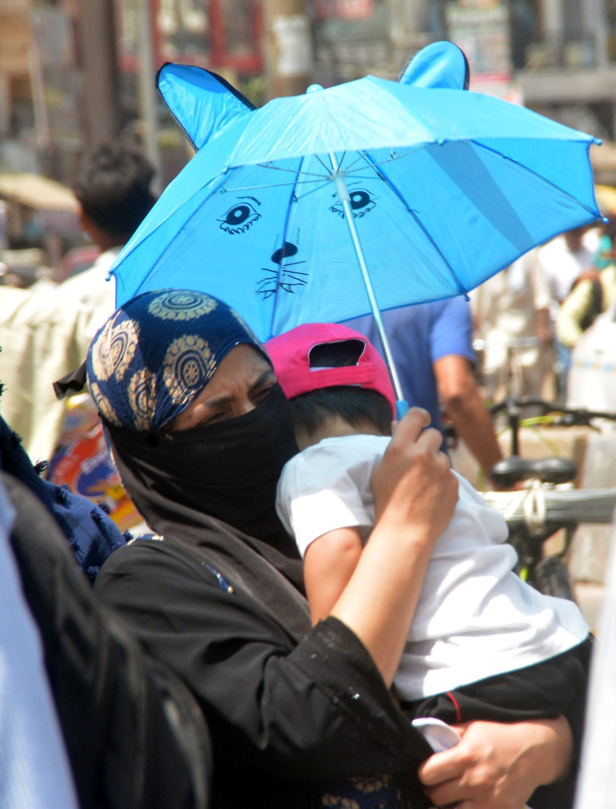 Night temperature rises by 3.4 degrees, day temperature crosses 40