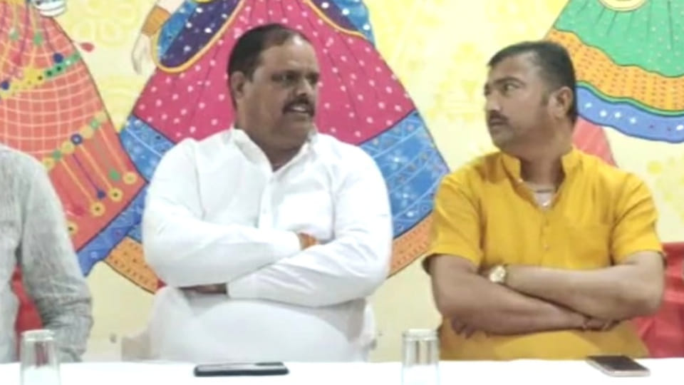 blood donation camp will be organized on April 21 on birthday of BJP leader Rajendra Rathod