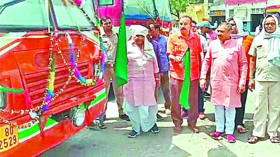 Roadways buses will run throughout the day from Agra ISBT to Fatehpur Sikri