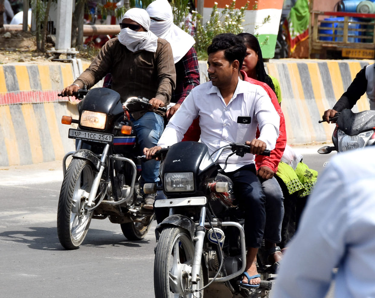 Life is in danger without helmet, 42 lives lost due to head injury