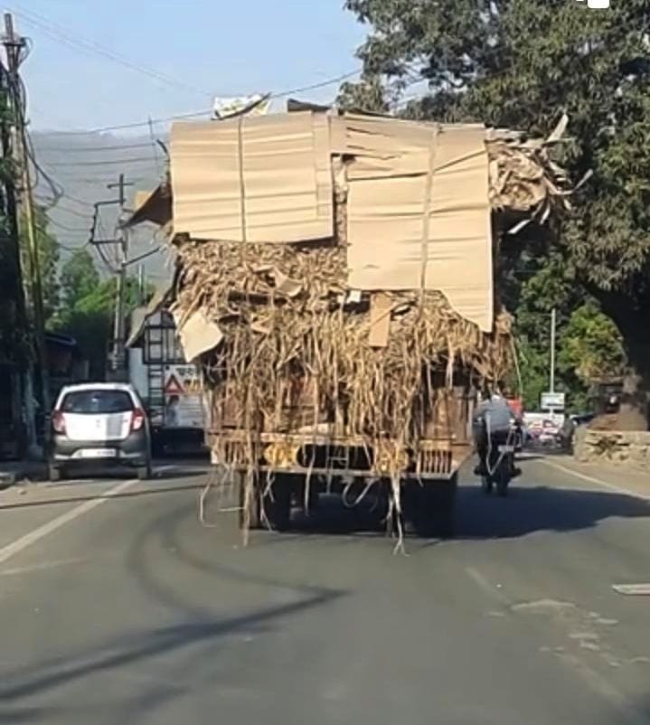 overloaded tractor trolleys running in baddi