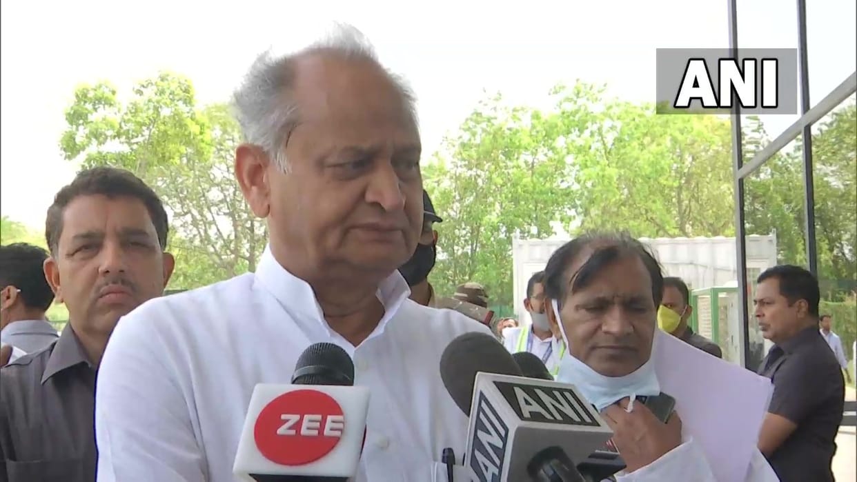 Gehlot Delhi Visit CM Ashok Gehlot statement on breaking houses of violence accused with bulldozers
