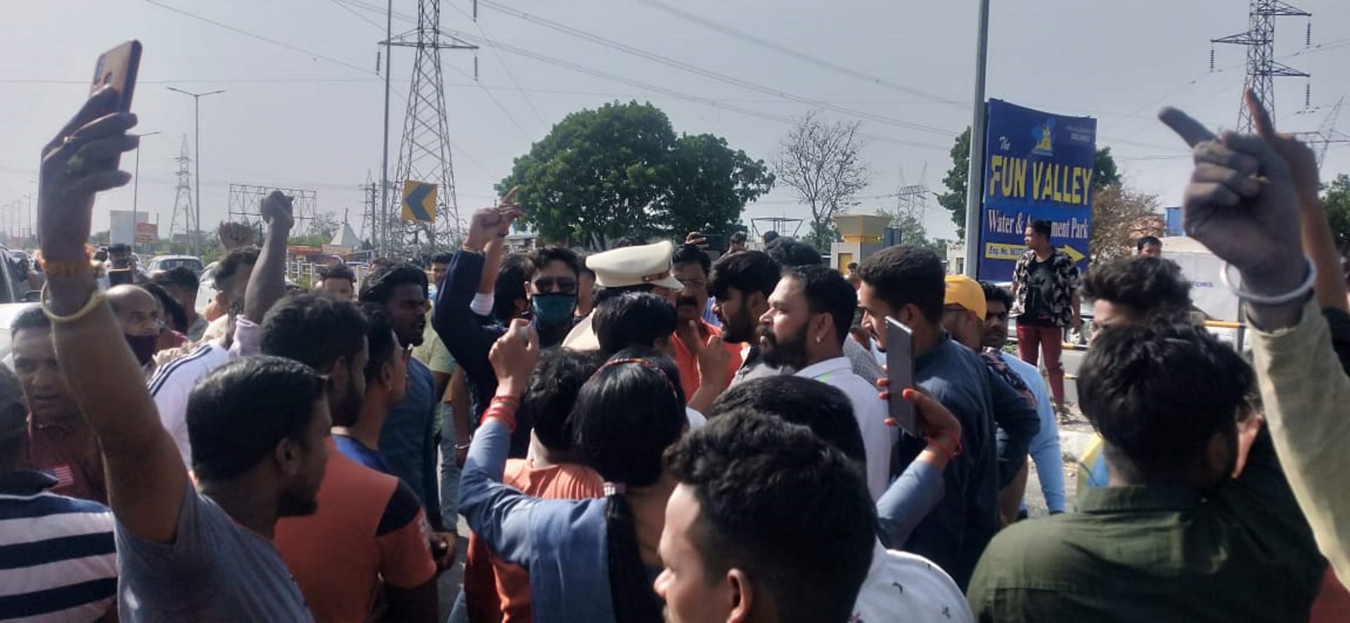 Beef stuffed found in Bag in scrap shop, Hindutva organizations ruckus in Uttarakhand Doiwala, See Photos