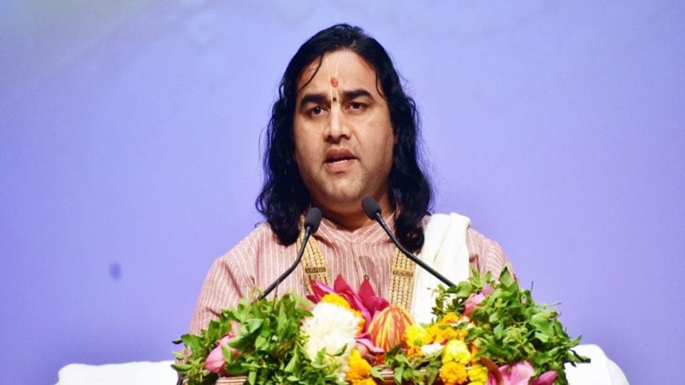 Man threatens to kill narrator Devkinandan Thakur over phone in Mathura