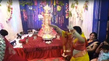 Dhinga Gavar Puja in Jodhpur women beat bachelor youths with stick