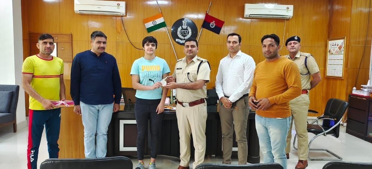 Head constable's daughter won silver medal in Senior National Federation Cup
