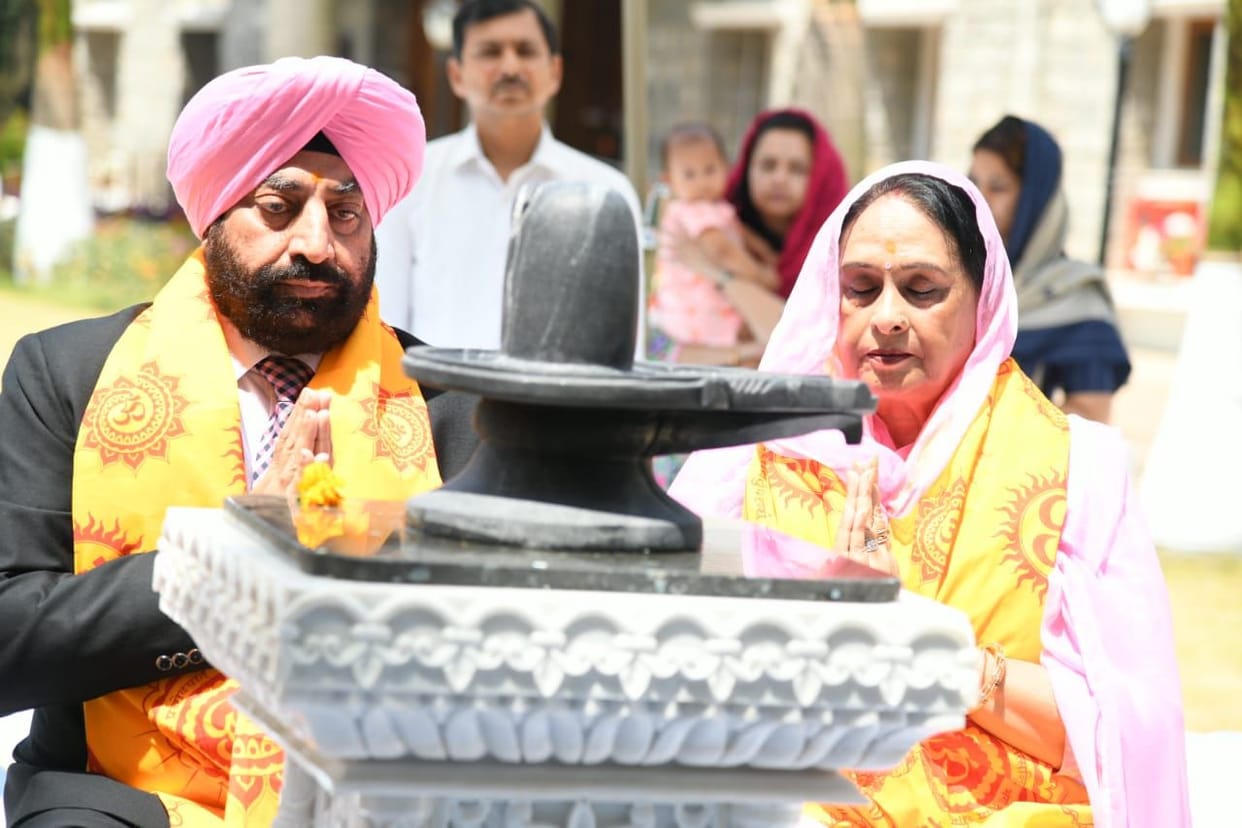 governor lt gen gurmeet singh, Shivling pran pratishtha in Raj Bhavan