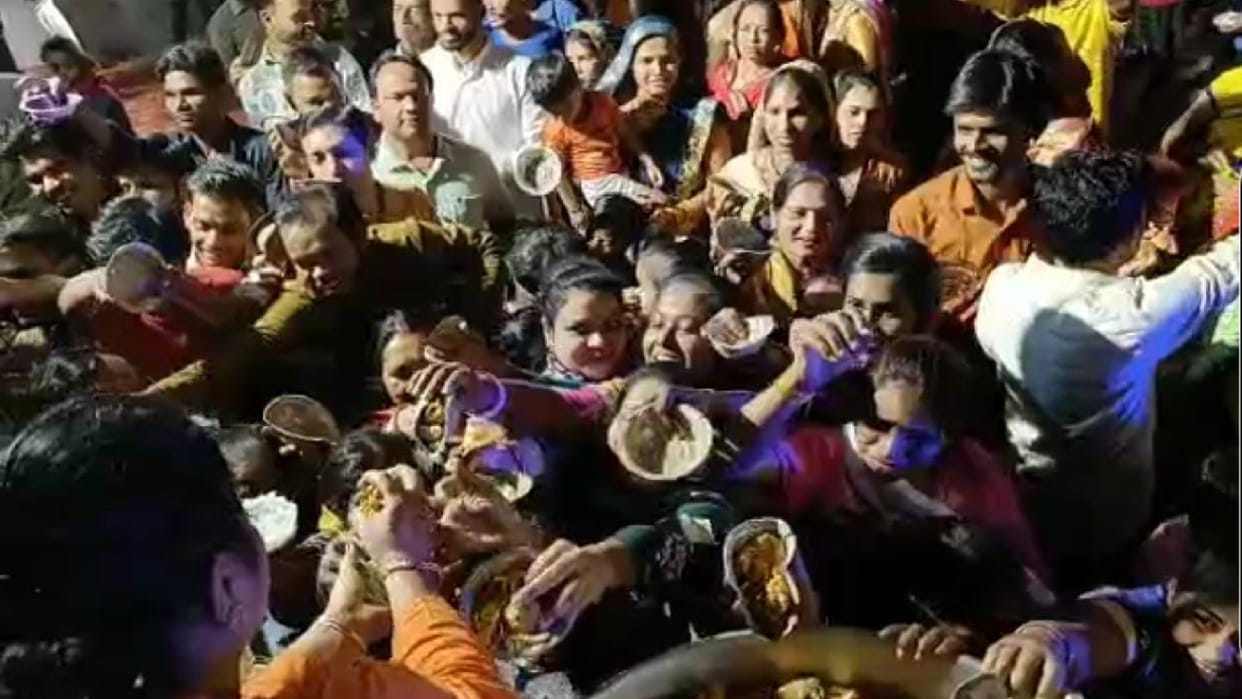 Madhya Pradesh: Bajrangbali's prasad reaches 40 thousand devotees, preparations to be distributed in Delhi and Bangalore