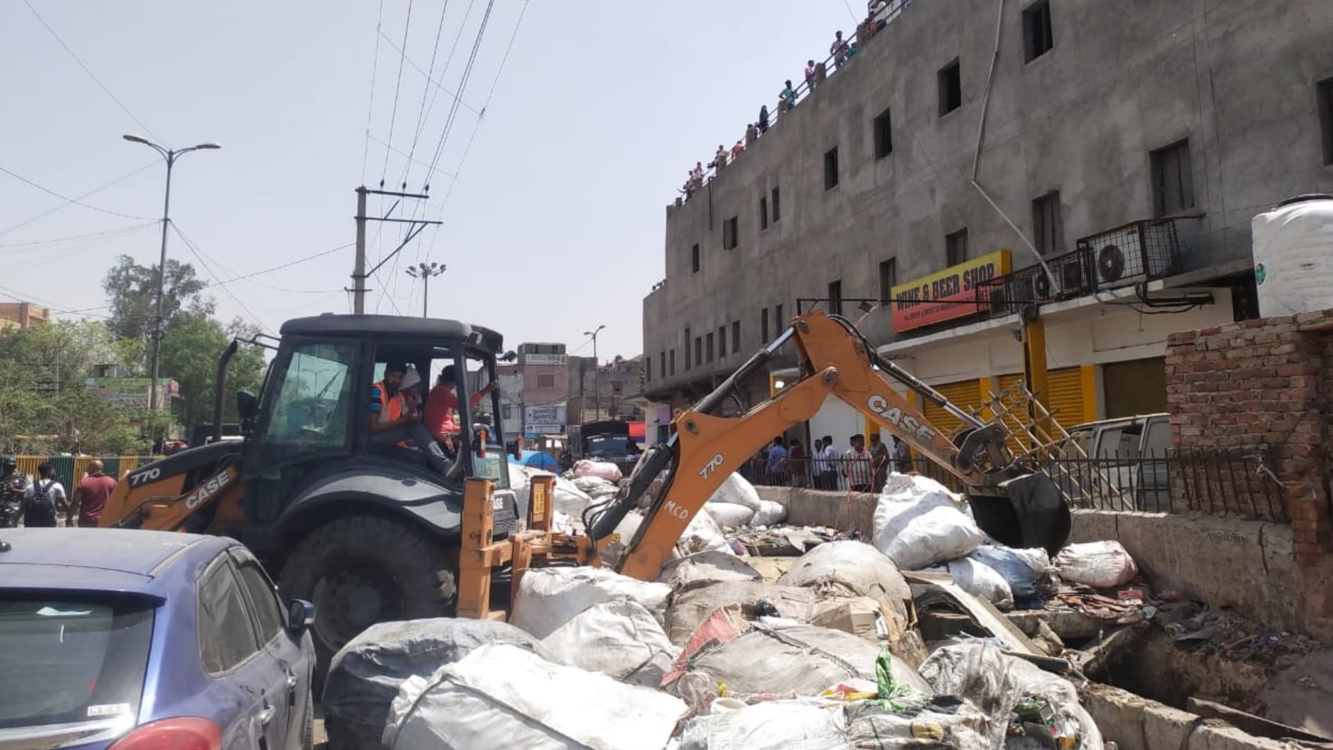 Encroachment removal campaign of Delhi Police and Corporation in Jahangirpuri area