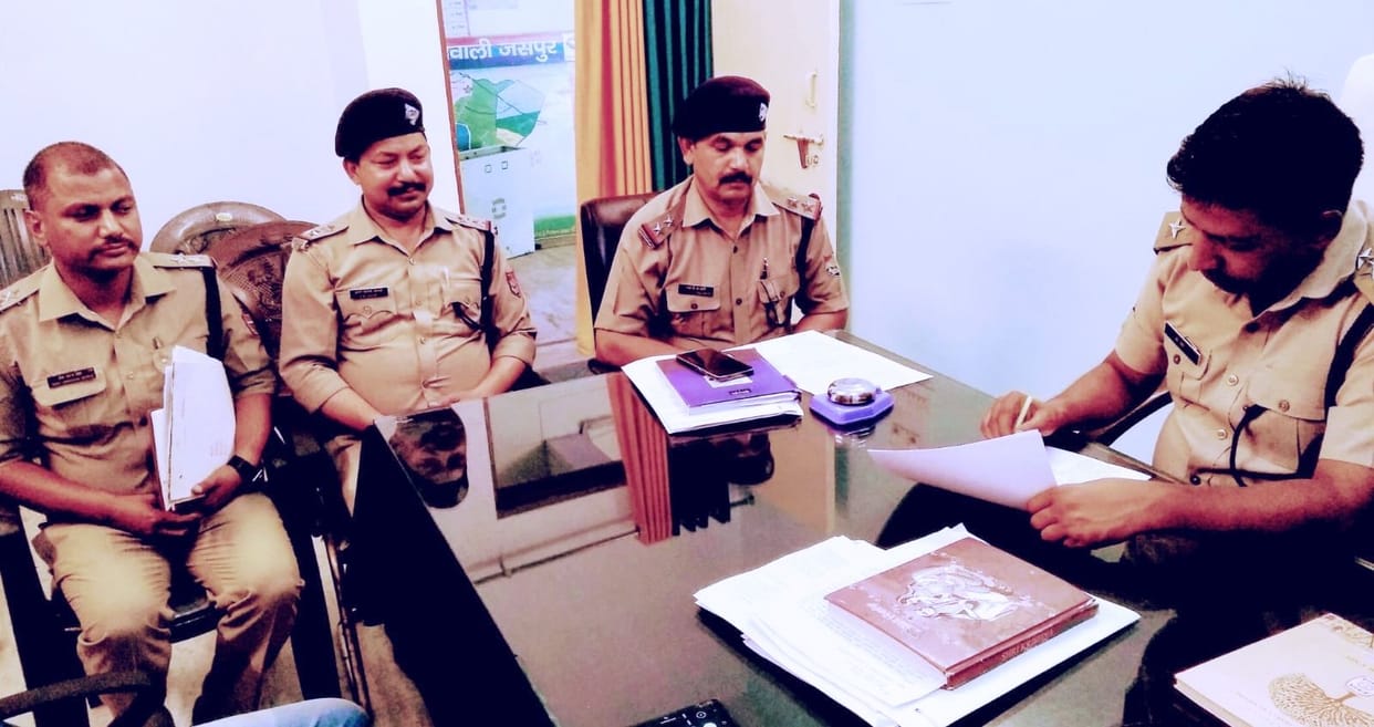 32 lakh recovered form car and kitchen compartment