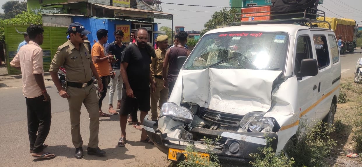 The car collided with a pickup vehicle parked on the side of the road, the driver died