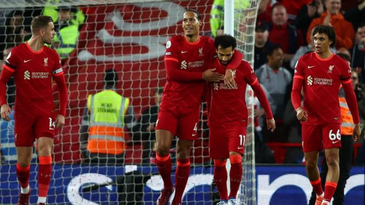 Liverpool beat Manchester United 4-0 to regain top spot in Premier League