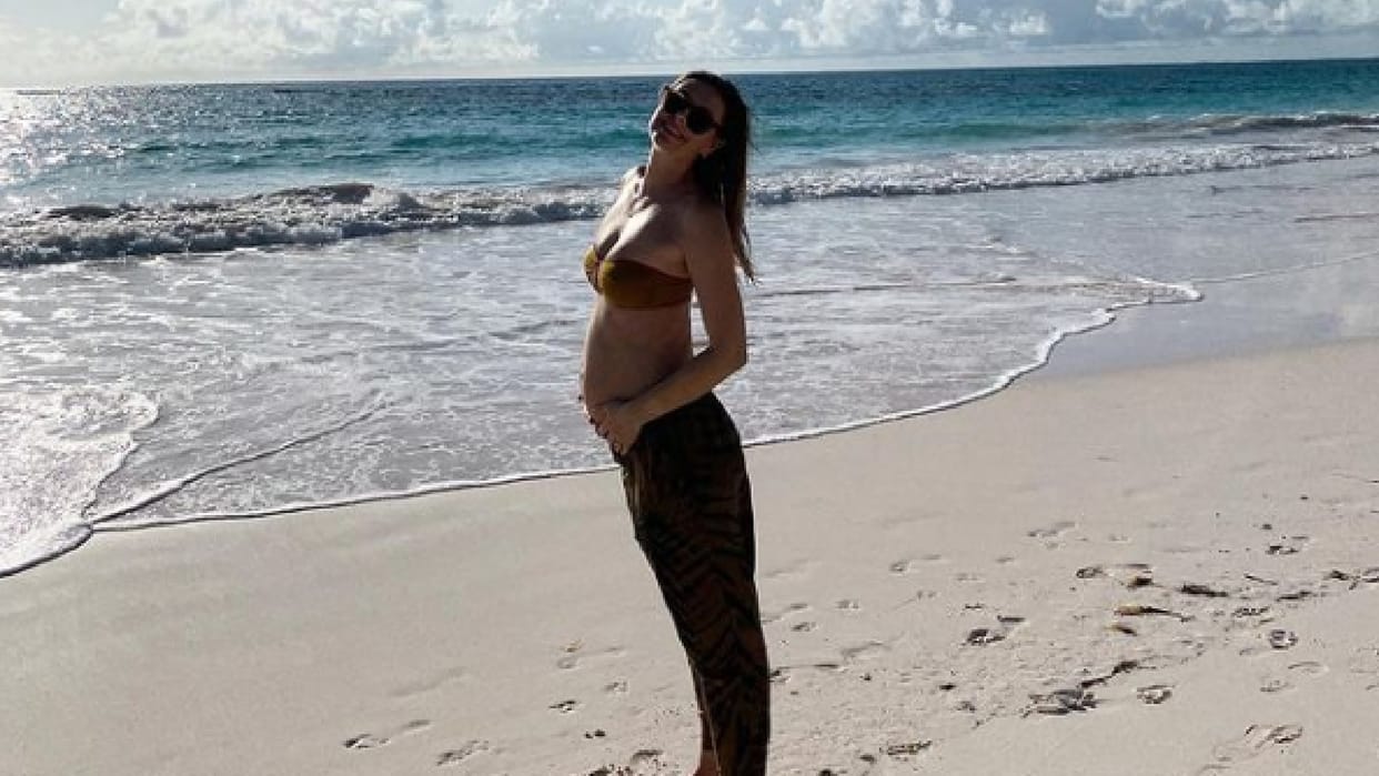 Maria sharapova Announces first Pregnancy at the age of 35 Alexander Gilkes is Father