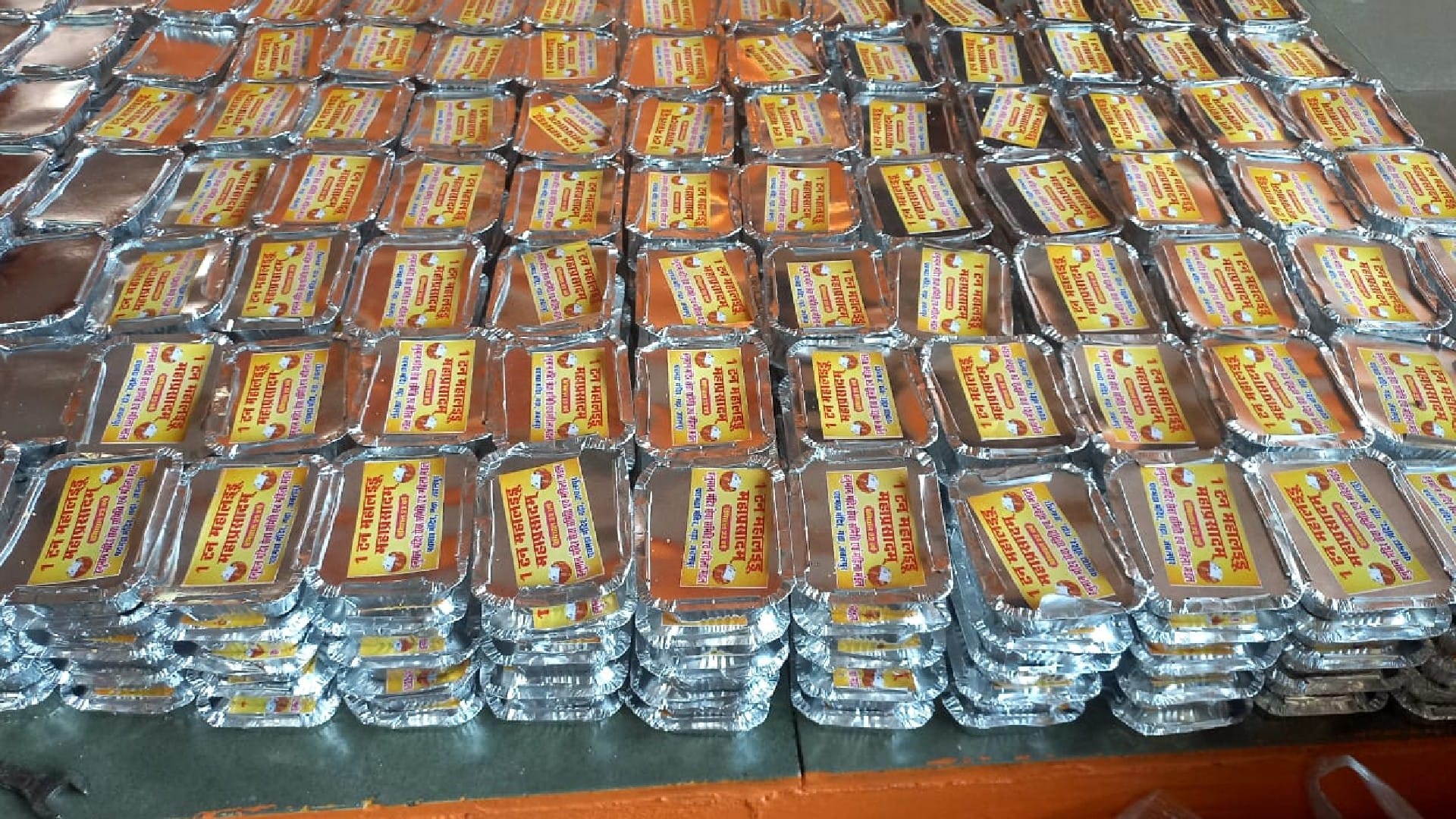 Madhya Pradesh: Bajrangbali's prasad reaches 40 thousand devotees, preparations to be distributed in Delhi and Bangalore
