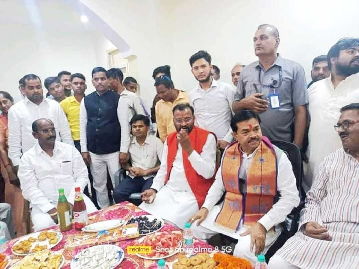 Roshanlal Verma's tone changed after the measurement of illegal construction, photo with Union Minister went viral
