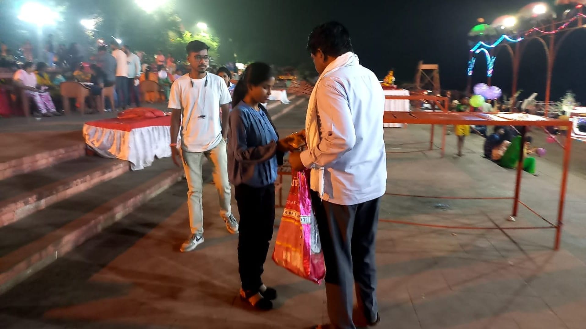 Madhya Pradesh: Bajrangbali's prasad reaches 40 thousand devotees, preparations to be distributed in Delhi and Bangalore