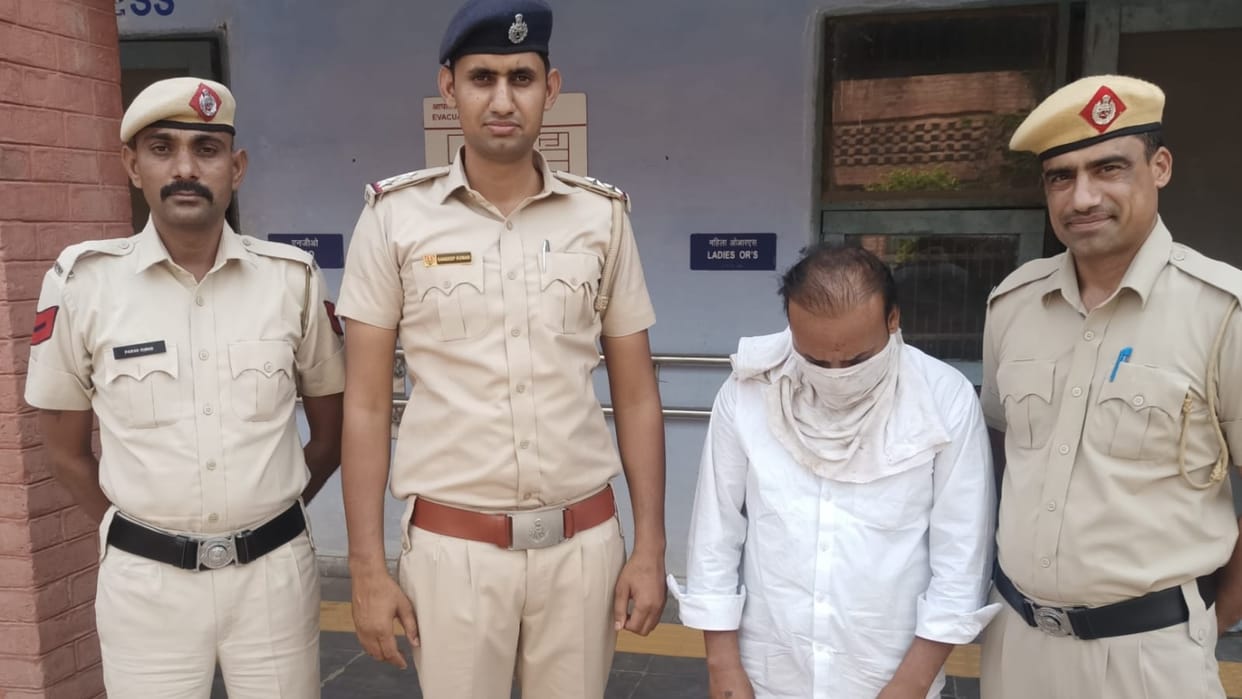 Haryana Police arrested the fourth accused from Baghpat for duping three youths of Rs 21 lakh in the name of army recruitment